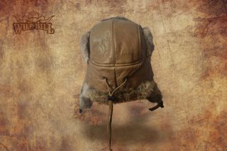 Czapka Pilotka z królika naturalnego 
Szara — Traper
