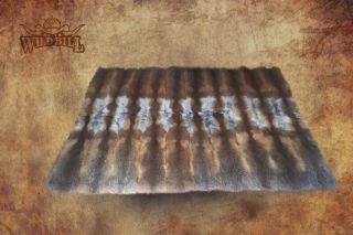 Dywan z lisa rudego 
uszyty jest z 20 lisów